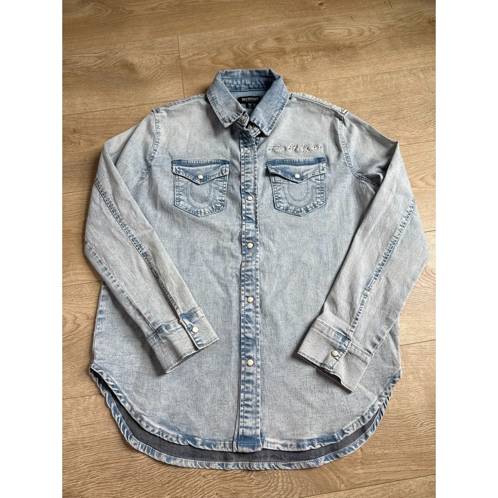 EUC True Religion Women's Logo Georgia Long Sleeve Denim Pearl Snap Shirt Size S